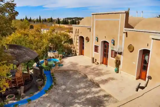 اقامتگاه بومگردی سرو کهن-1