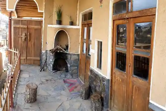 اقامتگاه سنتی آرامش برزک