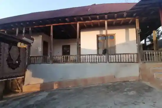 اقامتگاه بومگردی چلچلا