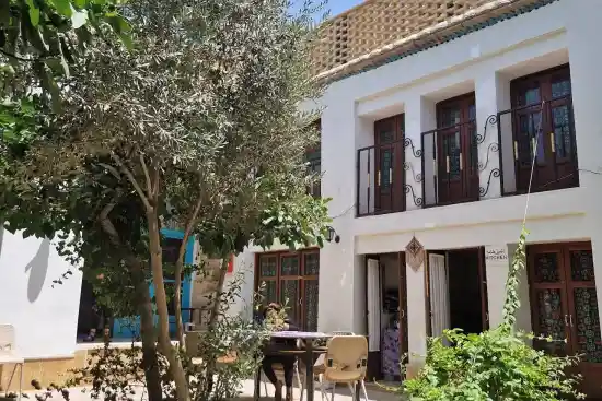 اقامتگاه بومگردی طاها-1