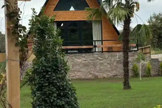 اقامتگاه بوم‌گردی منشیل