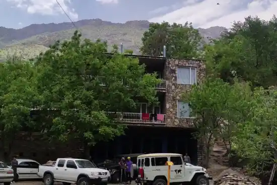 اقامتگاه بوم‌گردی ژیوار