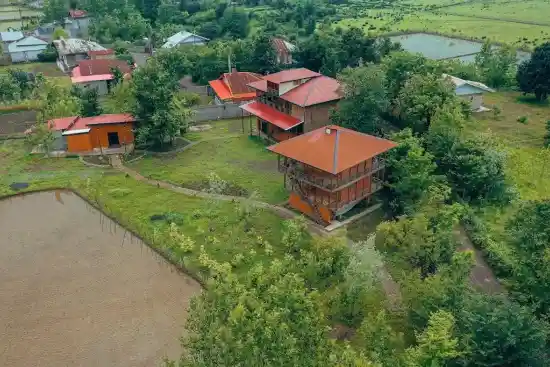 اقامتگاه بوم‌گردی تیشین