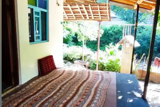 اقامتگاه بوم‌گردی ماه تی تی