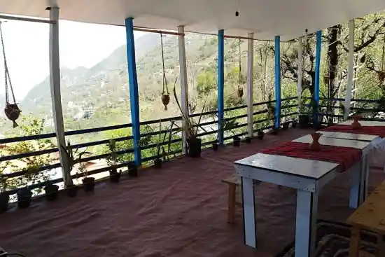 اقامتگاه بوم‌گردی ننه کلثوم