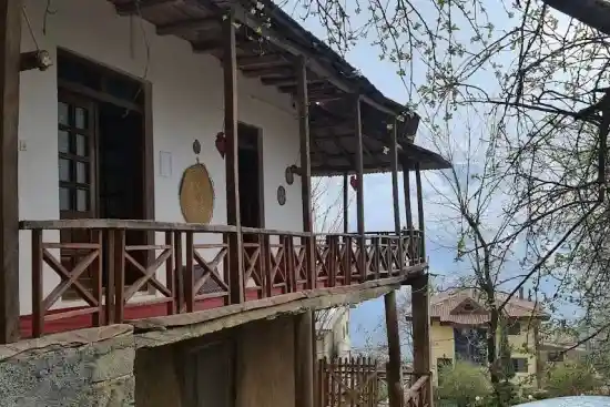 اقامتگاه بوم‌گردی چام و چاشت