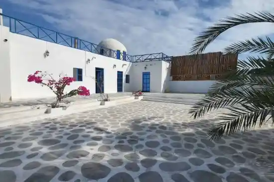 اقامتگاه بوم‌گردی سانتورینی-1