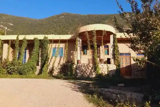 اقامتگاه بوم‌گردی چشمه زاو