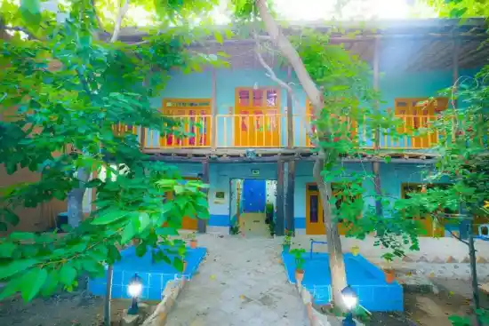 اقامتگاه بومگردی چشمه سبز