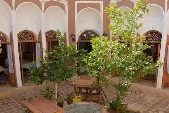 اقامتگاه بوم‌گردی سرای سه دری