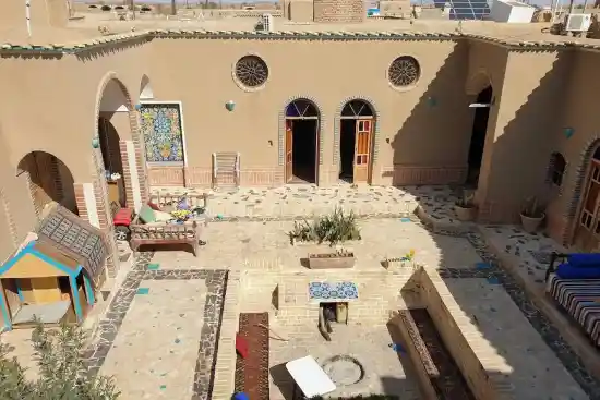 اقامتگاه بومگردی بیراهه-1