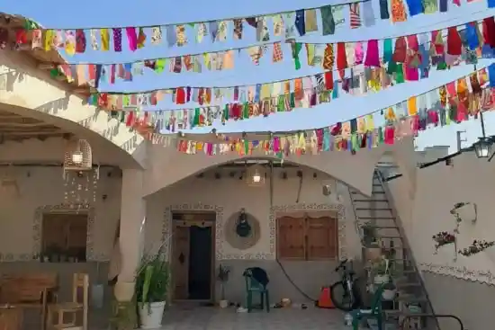 اقامتگاه بومگردی سرای حمانو-1