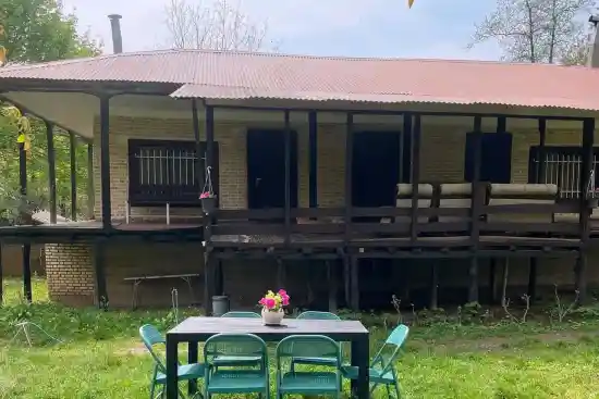 اقامتگاه بوم‌گردی خانه هوشنگ خان