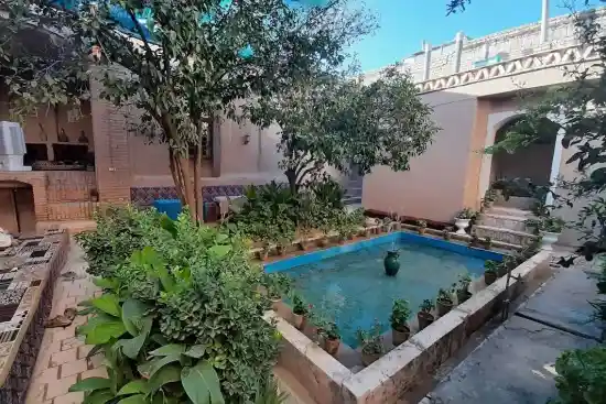 اقامتگاه بوم‌گردی سرای آبی بی