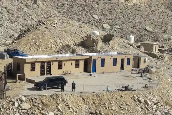 اقامتگاه بوم‌گردی طاقو