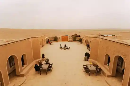 اقامتگاه بومگردی نمکزار سه قلعه-1