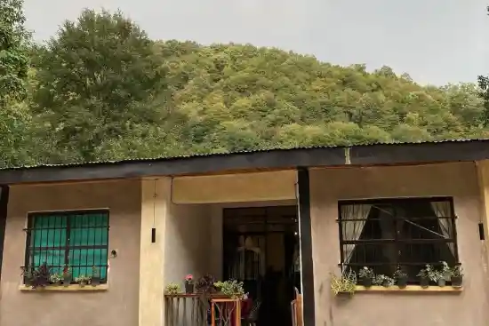 اقامتگاه بومگردی توسه