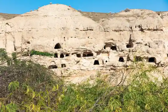 غار چهل خانه