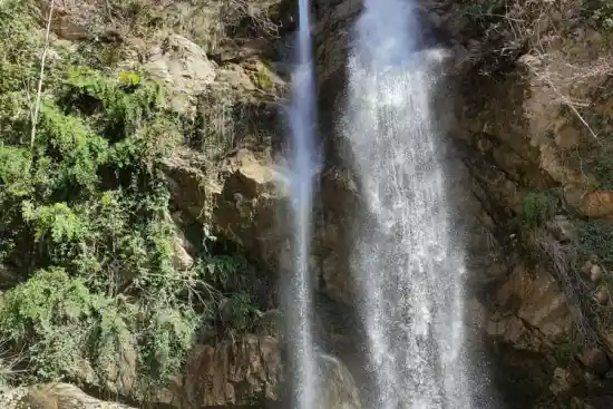 آبشار خاک پیرزن