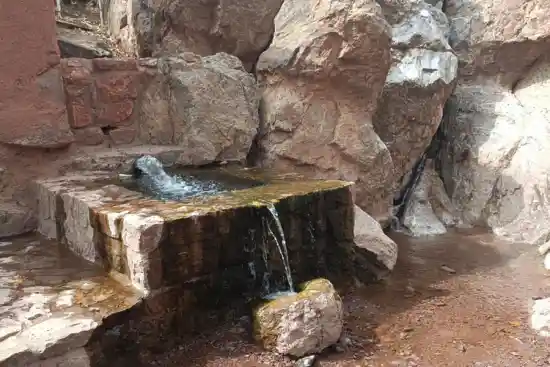 چشمه ابیانه