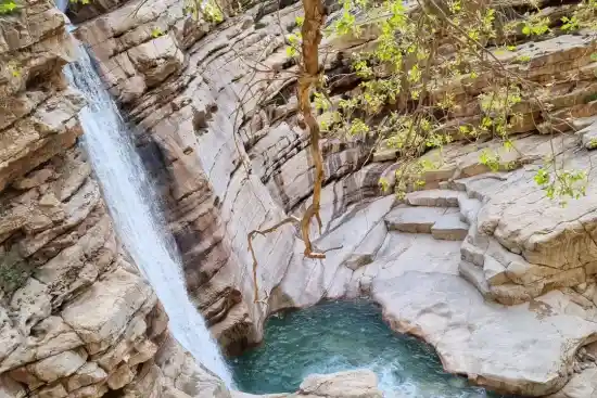 آبشار سنگ مار