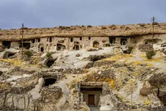 روستای صخرهای میمند