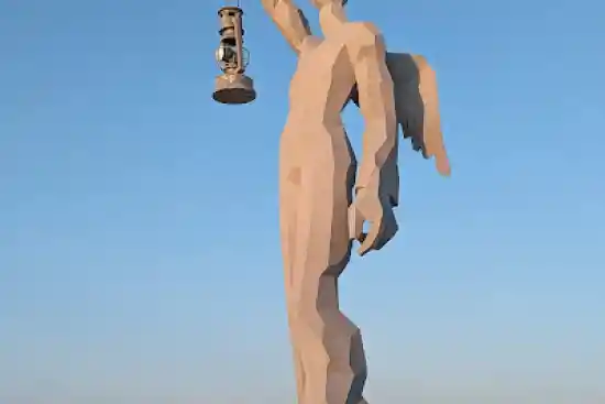 مجسمه نگهبان دریا