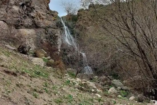 آبشار پیرجان پیراغاج