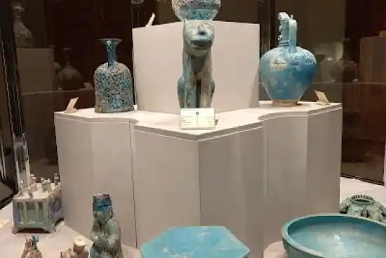 موزه آبگینه و سفالینههای ایران