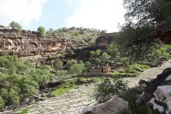 خانه گلی تاپوله