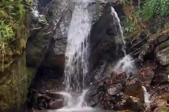 آبشار گیل بام