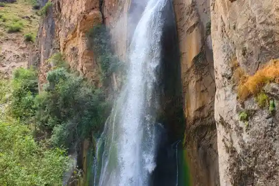 آبشار شاهاندشت