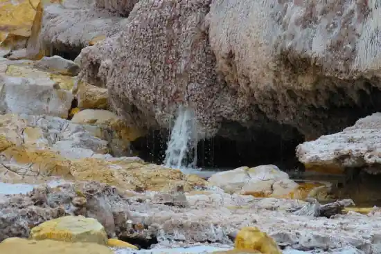 گنبد نمکی جاشک