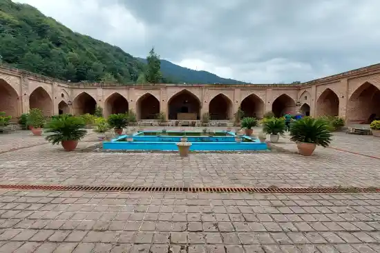 كاروانسرای لات