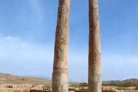 ستونهای سنگی خورهه