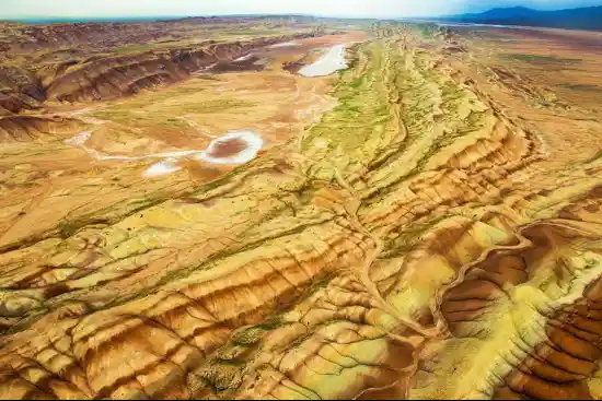 کوه های رنگین کمانی اشتهارد