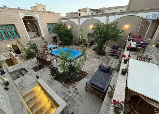 اقامتگاه بومگردی سرای آقا محمد