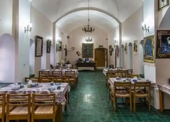 هتل جهانگردی نایین