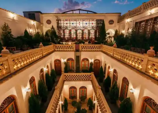 هتل قصر منشی