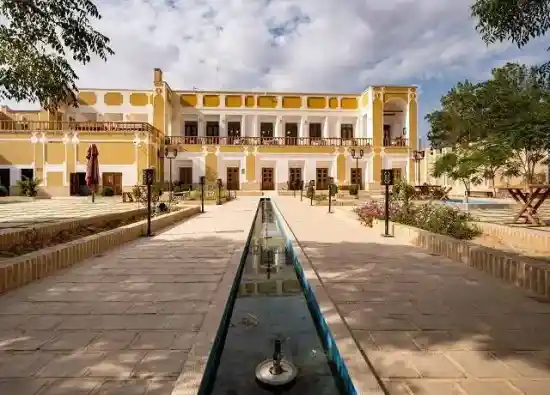 اقامتگاه سنتی عمارت قجری