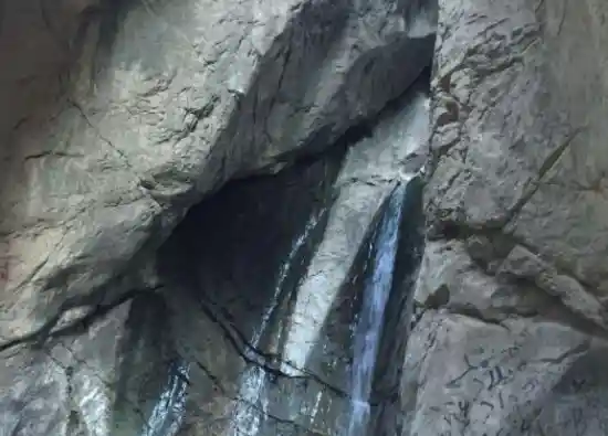 آبشار آب مراد