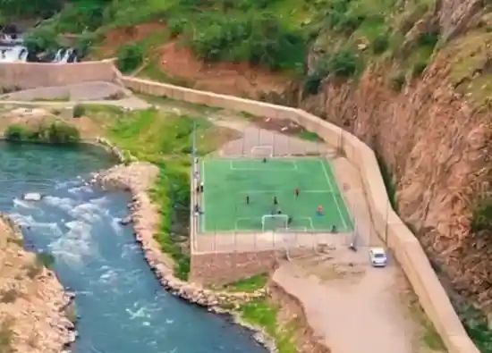 زمین فوتبال دیوزناو