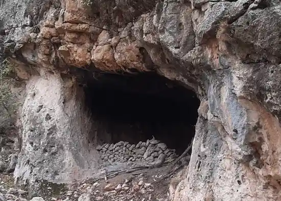 غار خورمگزان