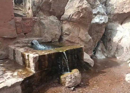 چشمه ابیانه