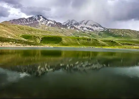 دریاچه طاووس گولی