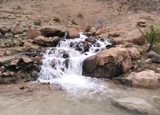 چشمه گلو شربو