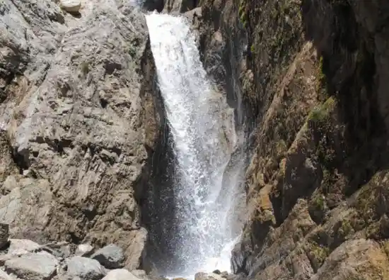 آبشار تنگ آبشاران