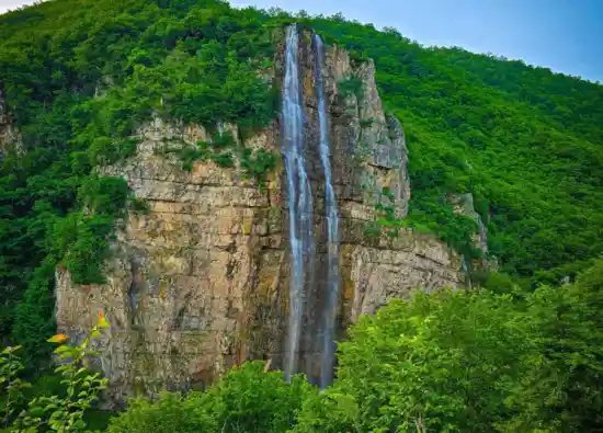 آبشار نازکرو