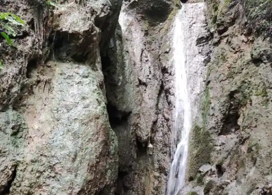 آبشار روستای آشیر