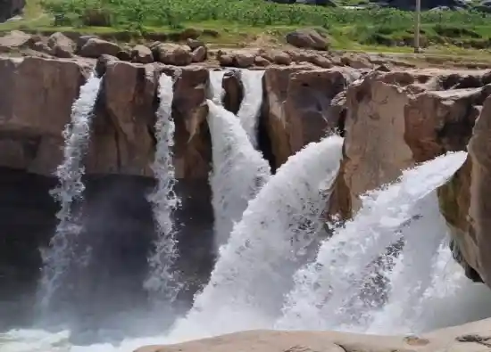 آبشار افرینه